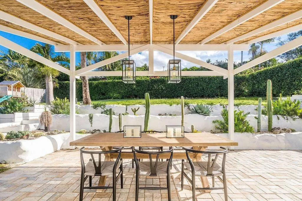 Tropical Hideaway Inspired By Palm Springs In Lennox Head Villa 0*,  Australia