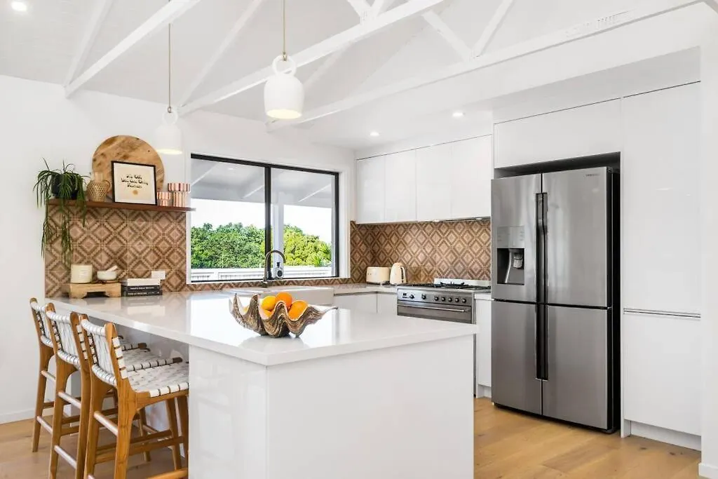 Holiday home Tropical Hideaway Inspired By Palm Springs In Lennox Head Villa